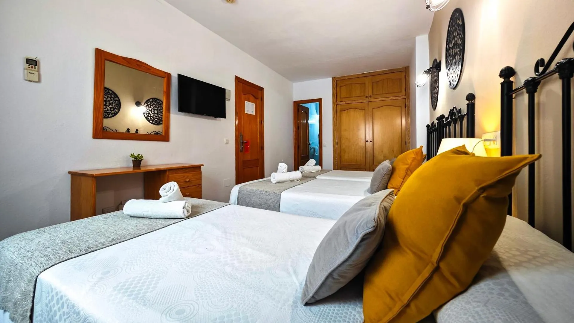 בית הארחה Sant Antoni de Portmany Hostal Dinamarca