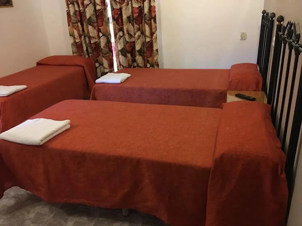 Sant Antoni de Portmany Hostal Dinamarca בית הארחה
